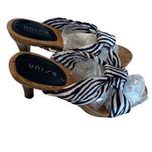Unisa Size 8 is very cute 🦓 zebra striped heels.‎ Women's Fashion